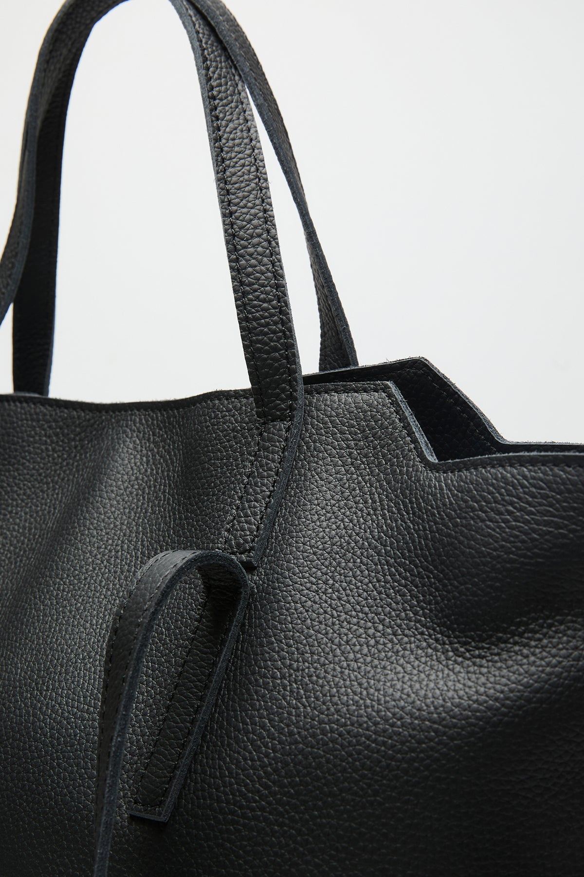 Amber Bag | Pebble Leather | Black