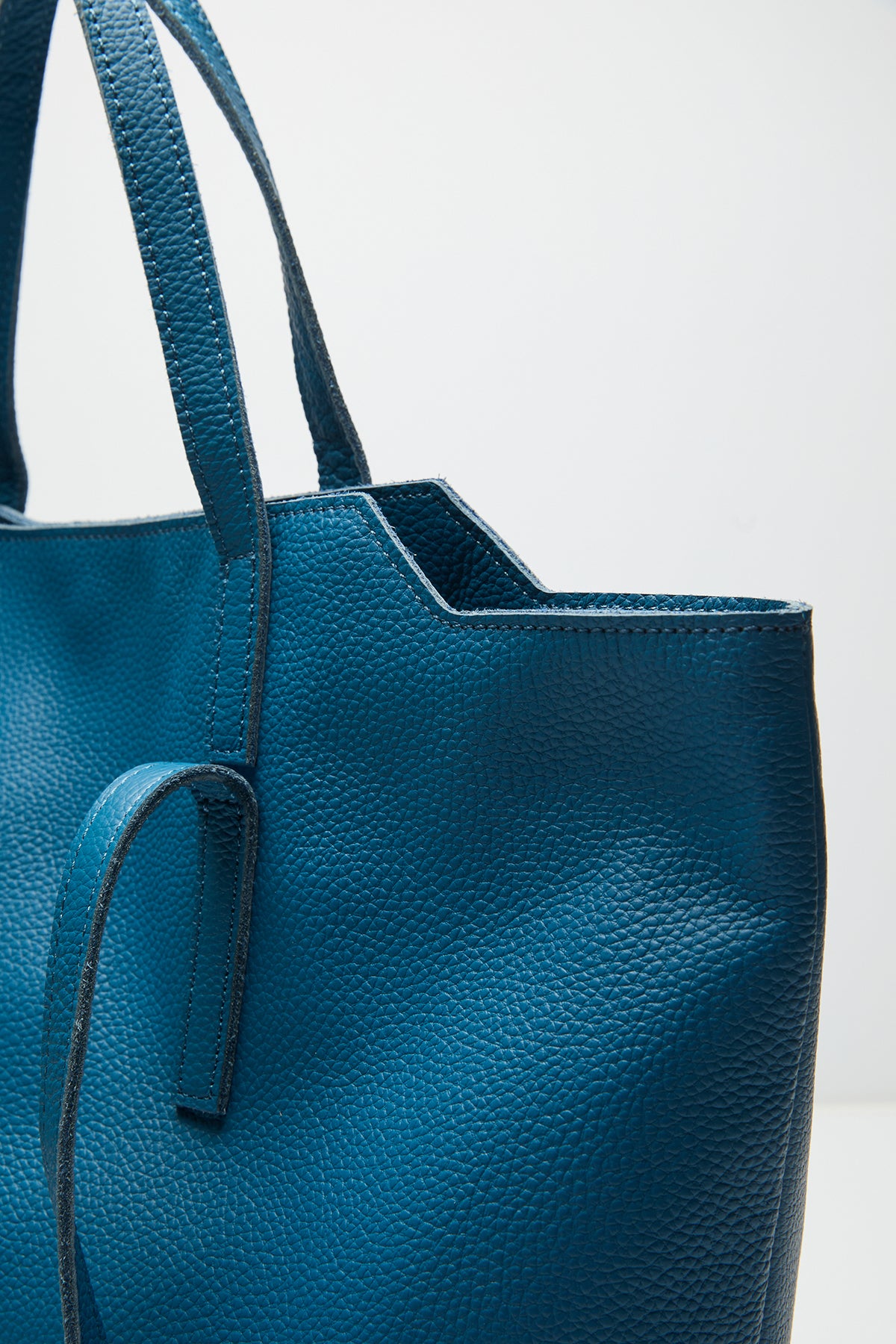 Amber Bag | Pebble Leather | True Blue